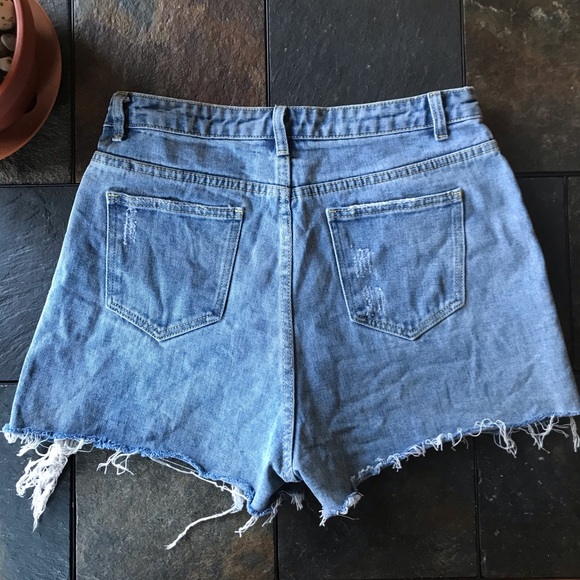 Pretty Little Thing Vintage Wash Mom Shorts - Picture 3 of 9